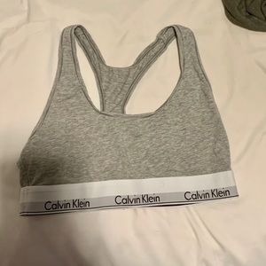 CALVIN KLEIN BRA. Size Medium. Super Comfy.